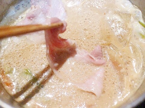 豆乳豚骨ラーメンスープで野菜たっぷり豚しゃぶ